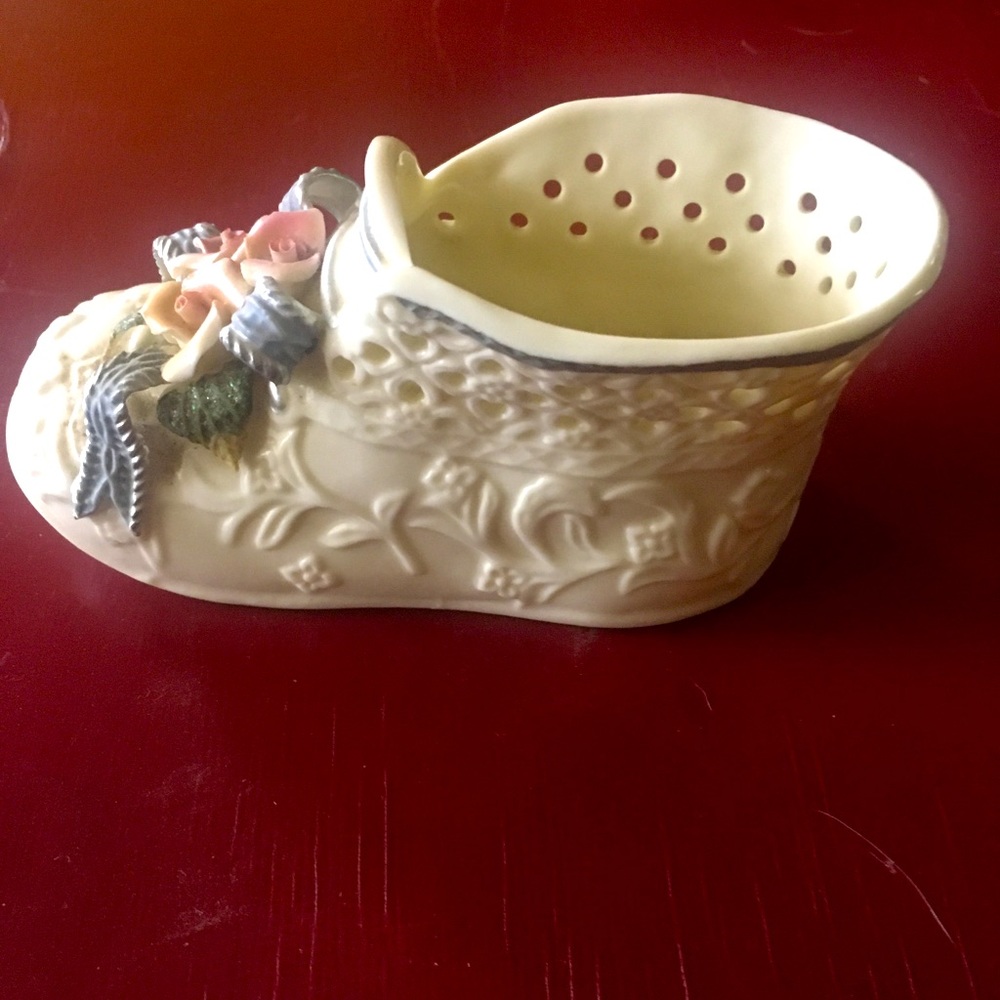 Baby shoe planter